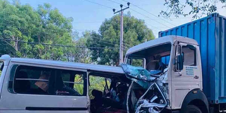 මුහුණට මුහුණ හැප්පී 4ක් මරුට! 4කට තුවාල! I Sri Lanka Latest News