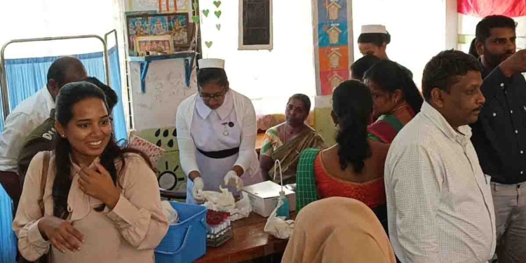 බොගවන්තලාවේ ජනතාව පෝලිමේ ඇවිත් නොමිලේ ලෙඩ බලාගනී! PHOTOS I Sri Lanka Latest News