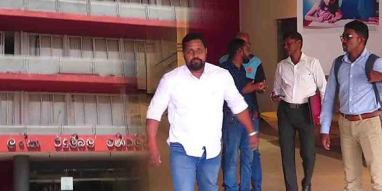 අධ්‍යක්ෂවරයායි අමාත්‍යංශ ලේකම්වරු 25කුයි එක්ක තිබ්බ සාකච්ඡා අසාර්ථකයි! වෘත්තීය සමිති නායකයන් සාකච්ඡාව අතරමැදදී විරෝධය පා නැගිට යයි! විදුලි වර්ජනය දැඩි වන ලකුණු! I Sri Lanka Latest News