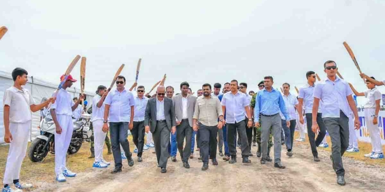 උතුරට ගිය අනුර මණ්ඩතීව් දූපතේ ජාත්‍යන්තර ක්‍රිකට් ක්‍රීඩාංගණයට මුල්ගල තියයි! දූපත ක්‍රීඩා නගරයක් කරන්න පොරොන්දු වෙයි! PHOTOS I Sri Lanka Latest News