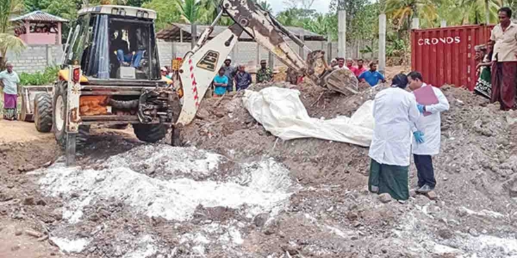 මිද්දෙණියේ වළලා තිබූ අයිස් කන්ටේනර් 2ක ගැන අමෙරිකානු බුද්ධි අංශ කන්ටේනර් අංකත් එක්කම ගිය අවුරුද්දේ මෙරටට දැනුම් දීලා! නාකොටික් එකත් කල්තියා ඔත්තුව දීලා! කන්ටේනර් 2 අරන් ගිහින් තියෙන්නේ බාස් කෙනෙක්! I Sri Lanka Latest News
