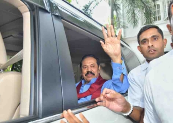 කොළඹ ගෙදරින් දොට්ට දැමූ මහින්දව පිළිගන්න ගමේ මහසෙනගක් රැස්වෙයි! සජීවීව මෙතනින් බලන්න! LIVE VIDEO I Sri Lanka Latest News