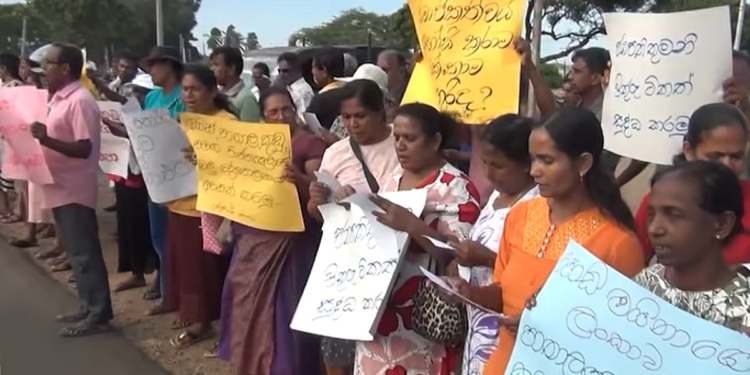 අයිස්වලට එරෙහිව හම්බන්තොට අම්මලා පාරට බැහැලා! අනුරගෙන් ලොකු ඉල්ලීමක් කරයි! VIDEO I Sri Lanka Latest News