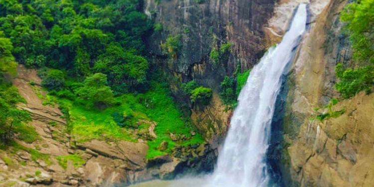 නුඹට රිදෙයි නම් හෙමිහිට බැහැපන් දුන්හිඳ මනමාලී! Sri Lanka Latest News