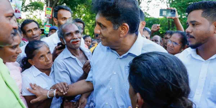 අනුර කච්චතිව් යද්දී විපක්ෂනායක සජිත් දෙහිඅත්තකණ්ඩියේ ගොවි උද්ඝෝෂණයක් මැද්දට යයි! වී මිල-පොහොර-අලි ප්‍රශ්න-වන්දි ගැන ගොවීන් සජිත්ට දුක කියයි! සජිත් ගොවීන්ට පොරොන්දුවක් දෙයි! PHOTOS & VIDEO I Sri Lanka Latest News