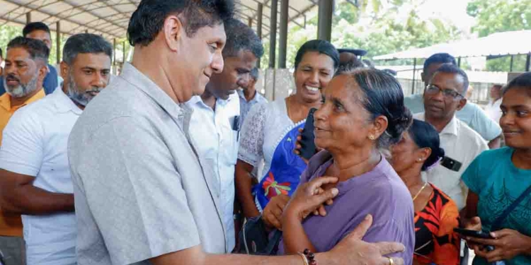 විපක්ෂනායක සජිත්ගේ ‘ගමින් ගමට-දොරින් දොරට’ ජංගම සේවය කැබිතිගොල්ලෑවේ ජනතාව අතරට එයි! ජනතා ප්‍රශ්න සොයා බලා විසඳුම් ගැන කතාකරයි! VIDEO & PHOTOS I Sri Lanka Latest News