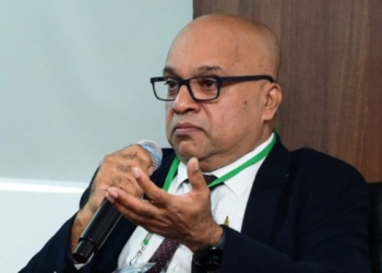දේශපාලන බලපෑම් වැඩියි! ඇමැති මාව අයින් කරන්න ප්ලෑන් ගැහුවා! මම සභාපතිකමෙන් ඉල්ලා අස්වුණා! රට හදන්න ඔස්ටේ්‍රලියාවෙ ඉඳන් ලංකාවට ආව මහාචාර්යතුමාට වෙච්ච වින්නැහියක්! Sri Lanka Latest News