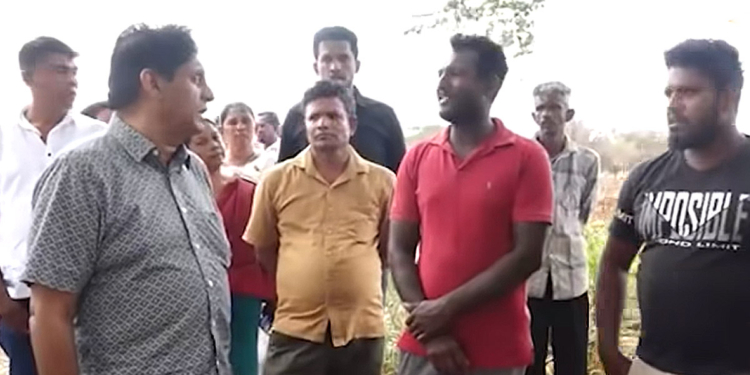 වට්ටක්කා කිලෝව රුපියල් 10ට බැහැලා! අපි කොහොමද ජීවත් වෙන්නේ? අපි සර්වත් කවදා හරි ජනාධිපති කරන්නම්! බුදු සර්ට වැදලා කියන්නේ මේ ආණ්ඩුව වගේ නම් වැඩ කරන්න එපා..! ගොවි බිමටම ආපු සජිත්ව වටකරගෙන වට්ටක්කා ගොවීන් දුක කියයි! VIDEO I Sri Lanka Latest News