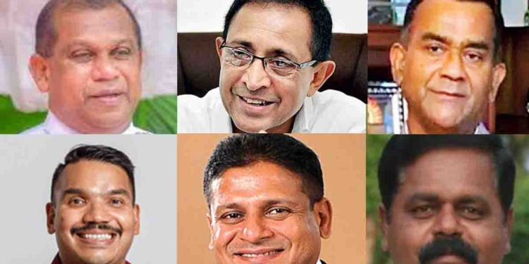 සජබ මන්ත්රීවරු දුසිම් ගාණක් කඩලා අරන් ලොකු ෂෝ එකක් දාලා රනිල්-වජිර ගහන්න ගිය ගේම කුජීත වෙයි! එජාප සම්මේලනයට ගියේ සජබෙන් නම් කරපු තුන්දෙනා විතරයි! ආරාධනා කළත් විපක්ෂයේ ප්රධාන පක්ෂ 3ක නායකයන් ඇවිල්ලත් නෑ! Sri Lanka Latest News