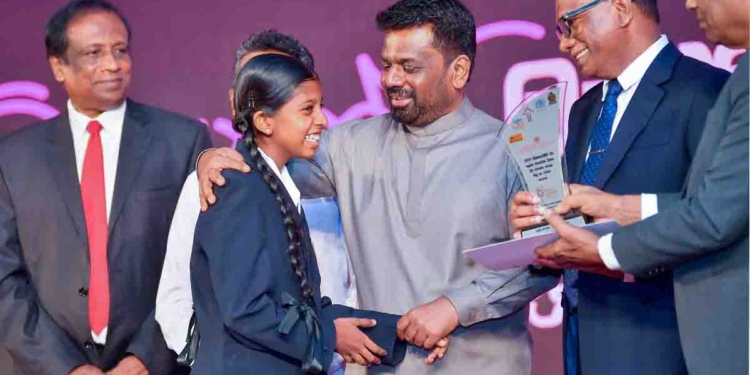 ලෝක ජනාවාස දින සමරමින් අනුර ගෙවල් 1000ක් බාරදෙයි! PHOTOS I Sri Lanka Latest News