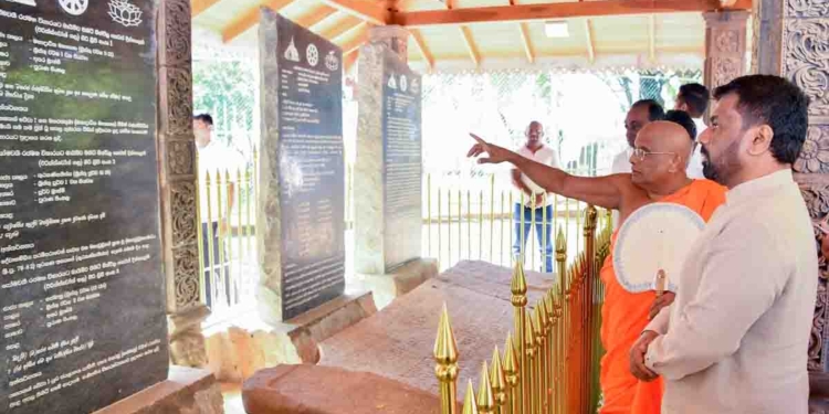අනුර අද පෝය දවසේ සෝමාවතියේ! PHOTOS I Sri Lanka Latest News