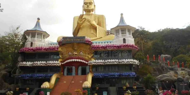දඹුල්ල පන්සලෙන් සංවර්ධනයට දීපු ඉඩම් බදු දීපු ජනාධිපති කාර්යාලයේ ඉන්න බලවතා කව්ද? නාගරික සංවර්ධන අධිකාරියට එහෙම බලයක් දුන්නේ කව්ද? VIDEO I Sri Lanka Latest News