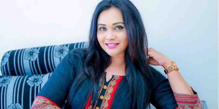 පද්මෙගේ නිළි නම් ලයිස්තුවට ගෑවුණු ගයාත්‍රී ඩයසුත් එළියට එයි! දෙන්නෙක් දැනට CID ගියා I Sri Lanka Latest News