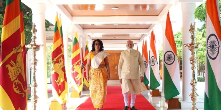 මෝදි හරිනිව රතු කාපට් දාලා පිළිගත්තේ ඇයි? Sri Lanka Latest News