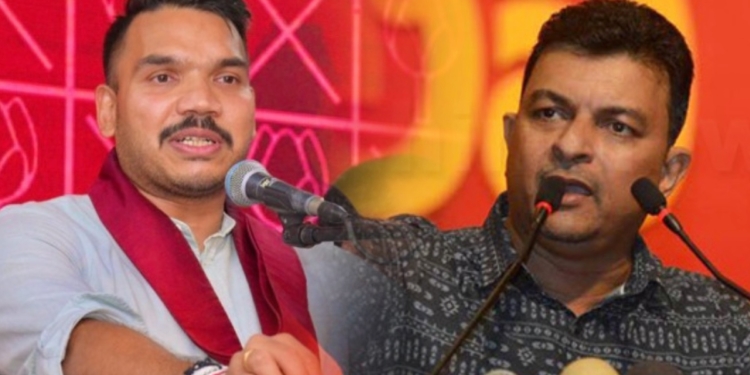 බැකෝ සමන්ගේ ෆෝන් එකේ ඉන්නෙ මොන නාමල්ද? මහින්ද ජයසිංහගේ කතාවට නාමල් උත්තර දෙයි! VIDEO I Sri Lanka Latest News