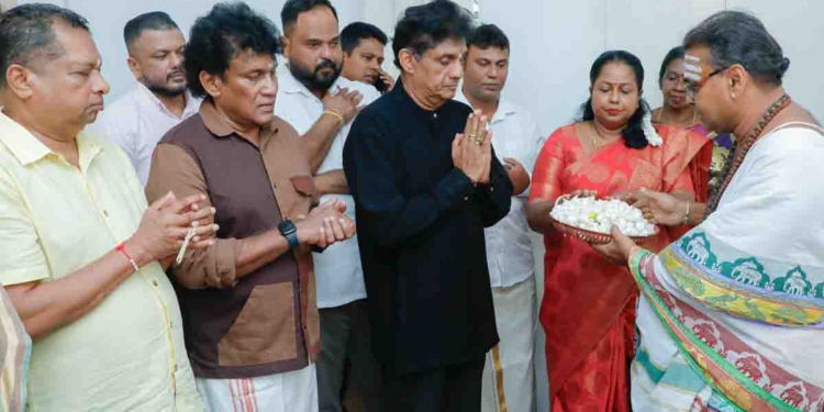 වෙන කිසිම පක්ෂයක්- වෙන කිසිම දේශපාලන නායකයෙක් සැමරුවේ නෑ! විපක්ෂනායක සජිත් විපක්ෂනායක කාර්යාලයේ මහා ශිව රාත්රී උත්සවය සමරයි! VIDEO & PHOTOS I Sri Lanka Latest News