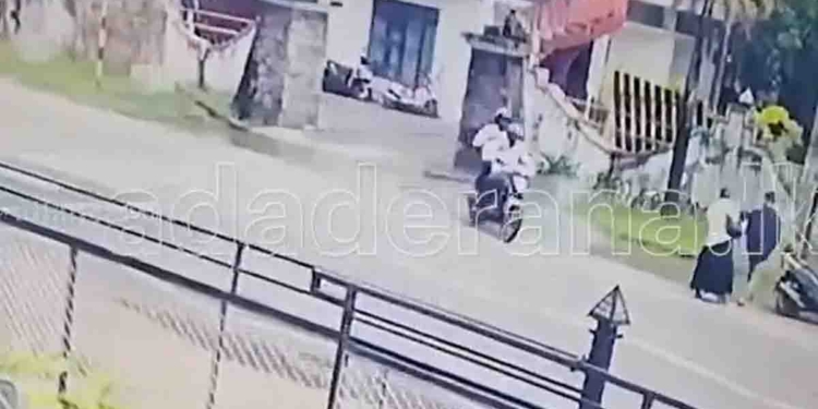 වැලිගම සභාපතිට වෙඩි තියලා මරපු වෙඩික්කරුවන් බයික් එකේ පැන්න හැටි කොහොමද? VIDEO I Sri Lanka Latest News