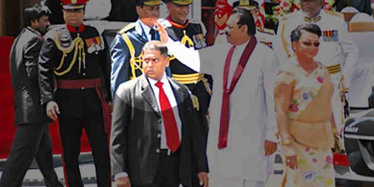 අවුරුදු ගණනාවක් මහින්දගේ දකුණු අත වගේ ඉන්න ප්‍රධාන ආරක්ෂක නිලධාරී නෙවිල් අල්ලස් කොමිසමෙන් අත්අඩංගුවට ගනී! I Sri Lanka Latest News