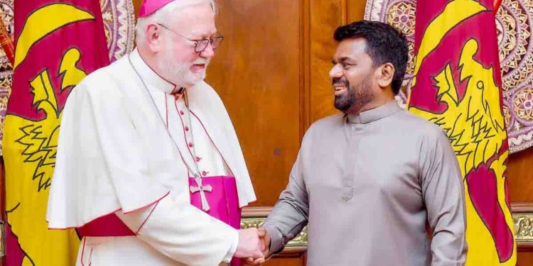 ලංකාවට ආපු වතිකානු විදේශ ලේකම් අගරදගුරු ගැලගර් හිමිපාණන් අනුර හමුවෙයි! PHOTOS I Sri Lanka Latest News