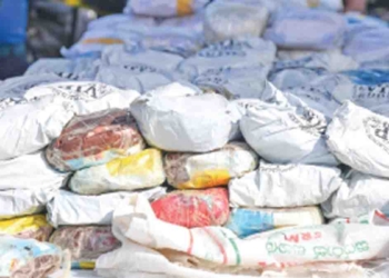 දික්ඕ­විට ධීවර වරා­යට ගෙනා බෝට්ටුවේ තිබූ බිලියන 5ක් වටිනා කුඩු ප්‍රංශයේ රූබන්ට- බොරැල්ලේ පරෙයි-බටුවත්තේ චාමරට සහ දෙමටගොඩ චමින්දට අයිති ඒවාලු! බඩු ආවේ පාකිස්තානයෙන්! I Sri Lanka Latest News