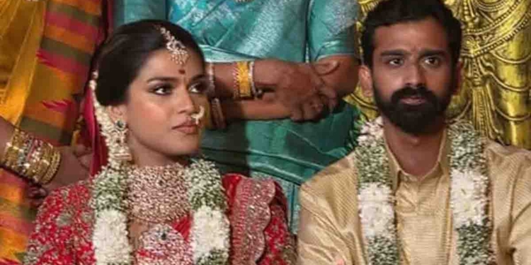 මෝඩි එනවා කියලා කිව්වාට පේන්න නම් නෑ! රනිලුයි නෝනයි.. හරීනුයි නෝනයි.. ෆයිසර්ලා.. වඩිවේල්ලා.. රාසමාණික්කම්ලා නම් ඉන්නවා! තමිල්නාඩු මහඇමැතිගේ නංගිත් ඉන්නවා!  VIDEO & PHOTOS I Sri Lanka Latest News