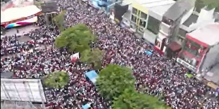නුගේගොඩ ආණ්ඩු විරෝධී රැලිය ඇරඹේ! LIVE VIDEO I Sri Lanka Latest News