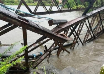 බෙන්තර පරණ පාලම නම් කඩන් වැටුණා! කුඹුක්කන පරණ පාලමත් කඩන් යන්න ඔන්න මෙන්න! PHOTOS I Sri Lanka Latest News
