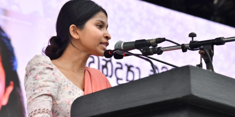 පොහොට්ටුවේ අලුත් තරුව සාවින්ද්යා! Sri Lanka Latest News