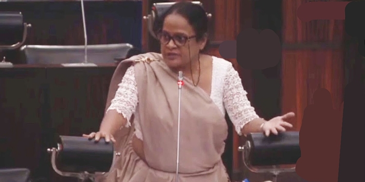 මෙන්න දැක්කද….? රෝහිණී තනිවම සටනේ! Sri Lanka Latest News