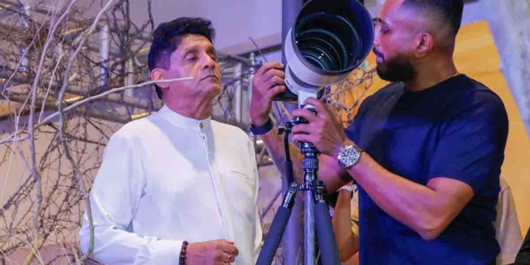වනසතුන් ඡායාරූප ගැනීම විනෝදාංශය කරගත් විපක්ෂනායක සජිත් අලුත්ම කැමරා උපාංග බලන්න AlphaFest ප්‍රදර්ශනයට ගිහින්! VIDEO & PHOTOS I Sri Lanka Latest News