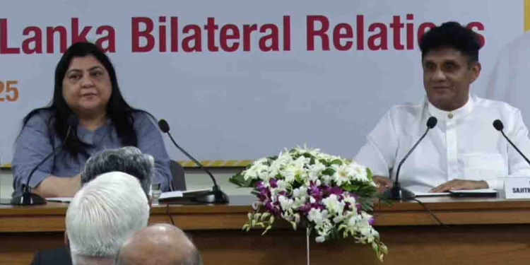 මෑත කාලයේ නායකයකු මුහුණ දුන් අසීරුම අවස්ථාවට සජිත් මුහුණ දෙයි! ඉන්දියාවේ ජාත්‍යන්තර කටයුතු පිළිබද උපදේශක මණ්ඩලය සජිත්ගෙන් එක දිගට ප්‍රශ්න කරයි! පැයක් පුරාවට අහපු ප්‍රශ්නයි ඒ ප්‍රශ්නවලට සජිත් දුන්නු උත්තරයි මෙන්න! VIDEO I Sri Lanka Latest News
