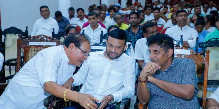 සජබයට තාම වසර පහමාරයි! පළාත් පාලන මන්ත්‍රීවරුන් 1773ක් ඉන්නවා! පළාත් පාලන ආයතන 39ක සභාපතිවරු අපේ! තවත් 21ක උප සභාපතිවරු ඉන්නවා! පළාත් පාලන ආයතන 343න් 100කට වඩා වැඩි ප්‍රමාණයක බලය අපිට! රට වෙනුවෙන් අනෙක් පක්ෂ එක්ක එකතු විය යුත්තේ අපේ පක්ෂයේ  අනන්‍යතාව රැකගෙන! සජිත් ගම්පහ පළාත්පාලන මන්ත්‍රීවරුන්ට පක්ෂයේ හයිය ගැන කියයි! VIDEO & PHOTOS I Sri Lanka Latest News