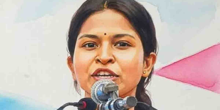 නුගේගොඩ පොහොට්ටු වේදිකාව හොල්ලපු සාවින්ධ්‍යාට කුණුහරුපෙන් බණින ජාතික කුණුහරුප බළකාය! වීරප්පන්ගේ මඩ සෙට් එක! ලැජ්ජයි..! මේකද වෙනස..? මේකටද තරුණයො පාරට බැහැලා අරගල කළේ…? රෝහිණී කවිරත්න කාන්තාවන් වෙනුවෙන් පෙරට! VIDEO I Sri Lanka Latest News