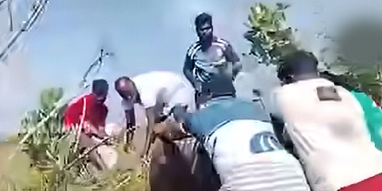 මෙන්න වැඩ..! මෙහෙම එකතු වුණොත් හැම ගමකම කුඩුත් ඉවරයි.. කසිප්පුත් ඉවරයි! VIDEO I Sri Lanka Latest News