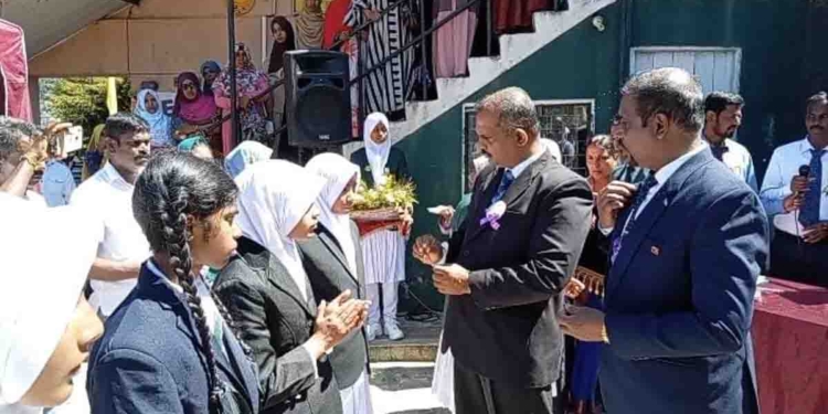 නුවරඑළියේ සහිරාව අවුරුදු 25 සපුරයි! ඉස්කෝලේ ඇතුළේ වැඩ ගොඩක්! PHOTOS I Sri Lanka Latest News