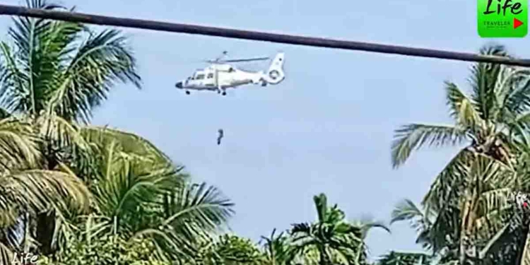 ඉන්දියන් හෙලිකොප්ටර් උඩින් ඇවිත් ගංවතුරේ හිරවූවන් බේරගන්න හැටි කොහොමද? මේ අංගොඩ..! VIDEO I Sri Lanka Latest News