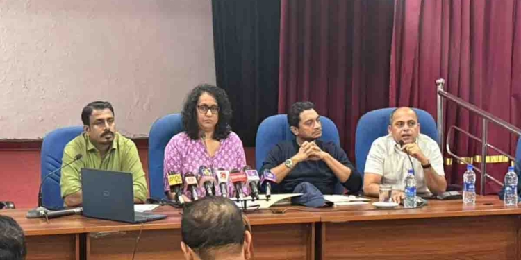 දේශපාලනය පැත්තක තියයි! කොලොන්නාවේ ජනතාව වෙනුවෙන් එරංග-මරික්කාර් එකතු වී රටටම ආදර්ශයක් දෙයි! VIDEO I Sri Lanka Latest News