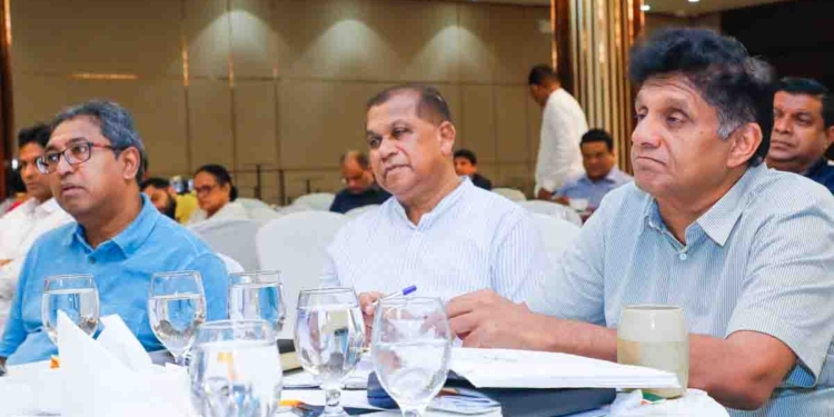 විපක්ෂනායක සජිත් සටන පටන් ගනී! ලංකාවෙම ඉන්න දිස්ත්‍රික් ආසන සංවිධායකවරුන් කොළඹට කැඳවයි! යායුතු විකල්ප මාර්ගය පෙන්වා දෙයි! VIDEO & PHOTOS I Sri Lanka Latest News