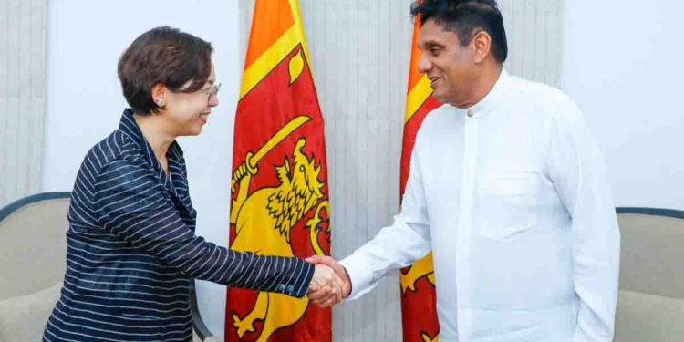ලංකාවේ කොල්ලො කෙල්ලො 5000කගේ රැකියා අනතුරේ! රස්සා ටික බේරගන්න විපක්ෂනායක සජිත් මැදිහත් වෙයි! කොරියානු තානාපතිනිය පාර්ලිමේන්තුවට ගෙන්වා සාකච්ඡා කරයි! VIDEO & PHOTOS I Sri Lanka Latest News
