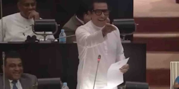 අවුරුද්දක නිහැඬියාවකින් පසු සුජීව පාර්ලිමේන්තුව හොල්ලයි! ආණ්ඩුවේ පළු යවයි! බාධා කරන්න ආපු ඇමැතිවරුන්ට නොකවුට් වෙන්නම ගහයි! VIDEO I Sri Lanka Latest News