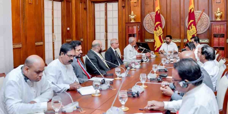 පැරණි දේශපාලන විසඳුම් හරියන්නේ නෑ! අලුත් දේශපාලන විසඳුමක් හොයමු! දෙමළ සන්ධානය එක්ක අද තියපු සාකච්ඡාවේදී අනුර අලුත් සාකච්ඡා වටයකට මුලපුරයි! PHOTOS I Sri Lanka Latest News