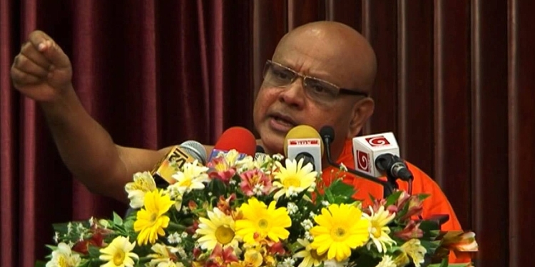 පන්සල් 900ක් තියෙන කෝට්ටේ පාර්ශ්වය ගන්න යන තීන්දුව මොකක්ද? ළඟටම ආවත් ජනාධිපති කෝට්ටේ පාර්ශ්වයේ මහානායක හිමි බලන්න එන්නේ නැත්තේ ඇයි? Sri Lanka Latest News