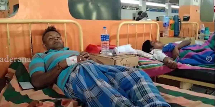 ගංජා ප්‍රශ්නය දුරදිග යයි! මාලිමා මන්ත්‍රී ශාන්ත ගැහුවා කියන පොලිස් නිලධාරියා රෝහල් ඇඳේ සිට කතා කරයි! මරනවා කිව්වා! මන්ත්‍රීතුමා බයික් එකේ යතුරත් උදුර ගත්තා! කට්ටියම මට හොඳටම ගැහුවා! කසිප්පු පැකට් එකකින් මුහුණටත් ගැහුවා! මාලිමා මන්ත්‍රීවරයාත් කියන කතාව අහන්නකෝ..! VIDEO I Sri Lanka Latest News