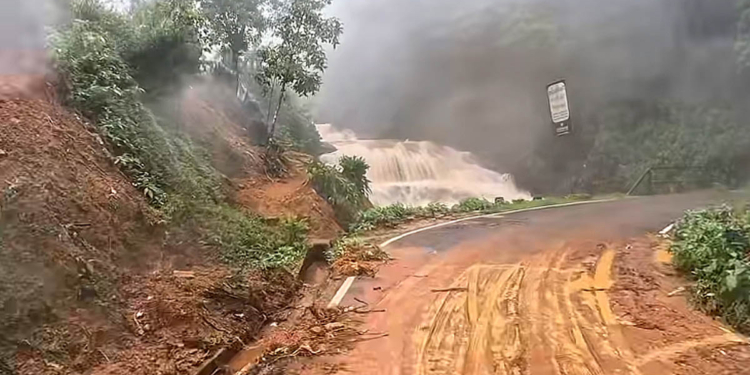 පූඩළු ඔය පාරෙන් නුවරඑළියට යන අය මේ වීඩියෝ එක බලන්න! VIDEO I Sri Lanka Latest News
