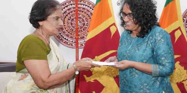 ආපදාව හමුවේ චන්ද්රිකාත් එළියට එයි! හරිනිව හමුවෙයි! විපතට පත් ජනතාව වෙනුවෙන් කෝටි 25ක් පිරිනමයි! I Sri Lanka Latest News