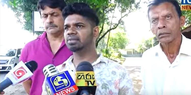 කෙහෙළියලාගේ කාලේ ආපහු මතක් වෙනවා! දරු දෙන්නෙකුගේ අම්මා නැතිවුණේ බාල බෙහෙත් හින්දද? පපුව 6 වතාවක් නැවතිලා! අතුරුගිරිය පොලිසියට අද පැමිණිල්ලක් ඇවිත්! VIDEO I Sri Lanka Latest News