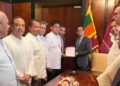 විපක්ෂනායක සජිත් එක්ක විපක්ෂයේ මන්ත්‍රීවරු කණ්ඩායමක් ගිහින් කතානායක හමුවෙයි! විනාශය වළක්වාගන්න පෙර සූදානමක් නොතිබීම ගැන හොයන්න විශේෂ තේරීම් කාරක සභාවක් ඉල්ලයි! Sri Lanka Latest News