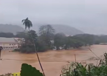 පේරාදෙණිය මහ වැස්සට යටවුණේ මෙහෙමයි! VIDEO I Sri Lanka Latest News