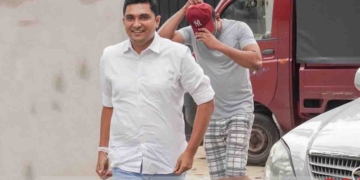 මෙන්න සජබෙ ඇතුළෙන් එළියට එන නියම නායකයෝ! ඩිජිටල් ඇමැති ආණ්ඩුව එක්ක බිස්නස් කරන හැටි පාර්ලිමේන්තුව ඇතුළෙදිත් කිව්වා! ආණ්ඩුවේ අභියෝගය බාරගෙන එළියෙදිත් කිව්වා! ‘හරි දැන් පුළුවන්නම් මට නඩු දාන්න! VIDEO I Sri Lanka Latest News