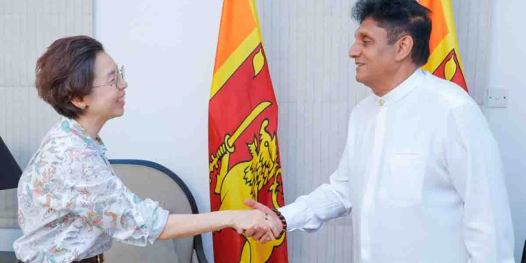 උදේම ජපන් තානාපතිතුමා හමුවෙලා උදව් ඉල්ලුවා! දවල් කොරියානු තානාපතිනිය හමුවෙලා රට යළි ගොඩගන්න ආධාර උපකාර කරන්න ඉල්ලුවා! එයා තමයි ලංකාවේ විපක්ෂනායක සජිත්! VIDEO & PHOTOS I Sri Lanka Latest News